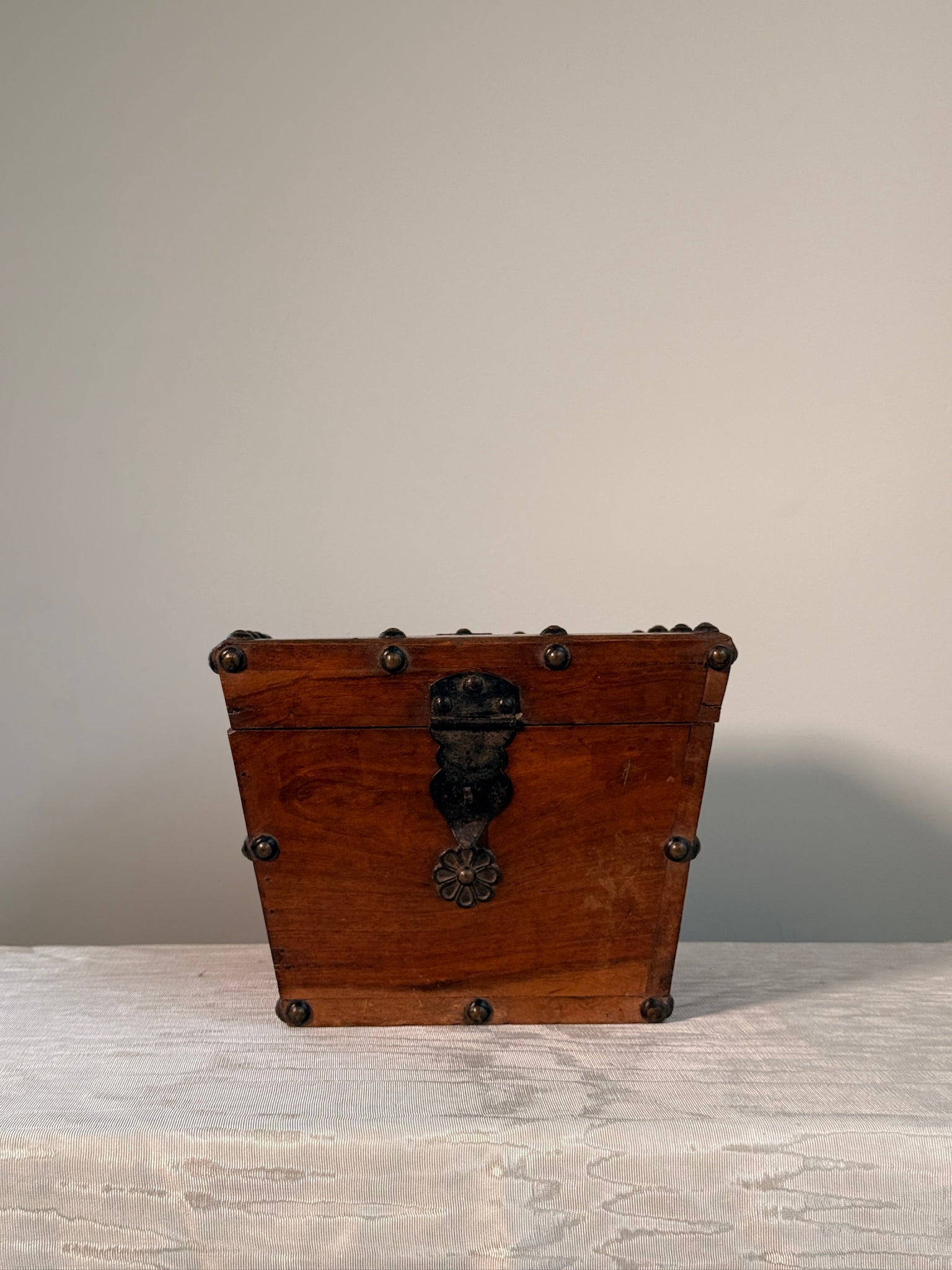 Margot Vintage Wooden Box – Anastasio Home