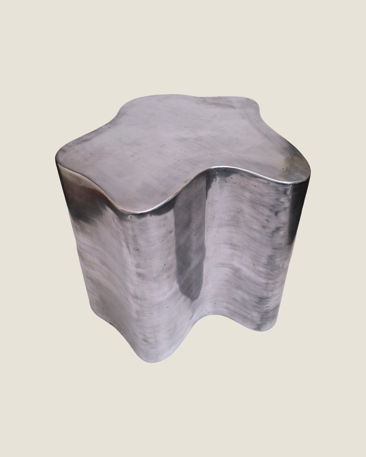 Flo Table in Aluminum