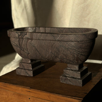 Valentina Vessel in Black Katni